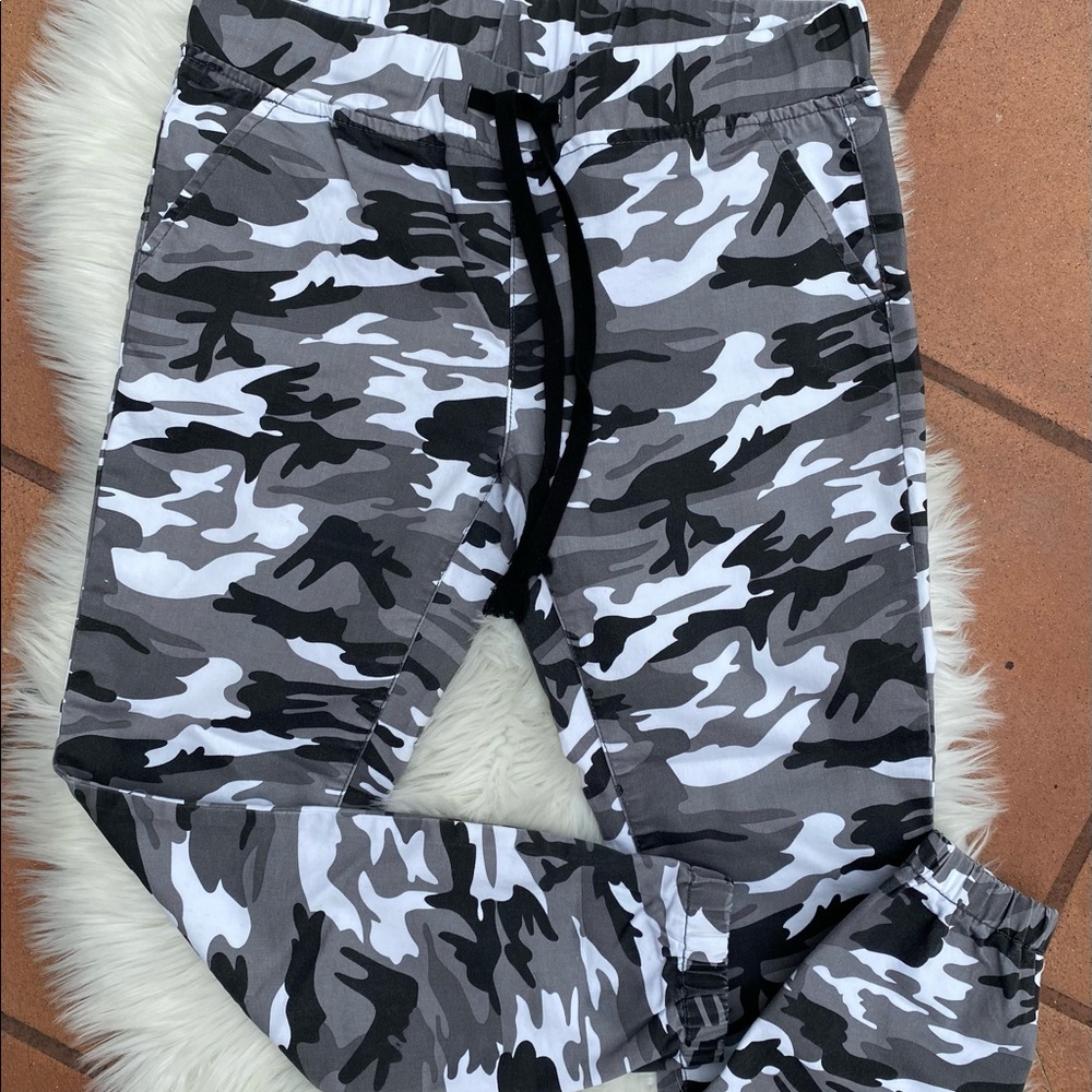 V.I.P. Skinny Camo Print Joggers (Size 13/14)